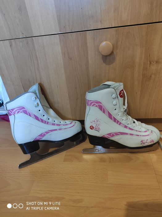Продам коньки детские