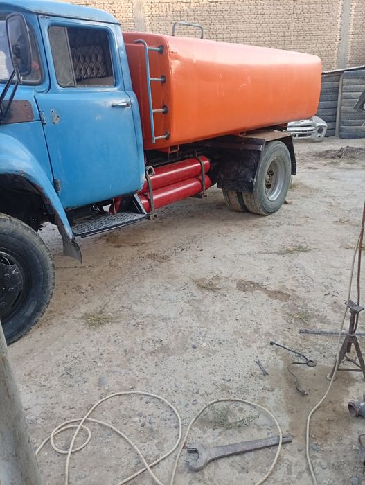 Водовоз сотилади