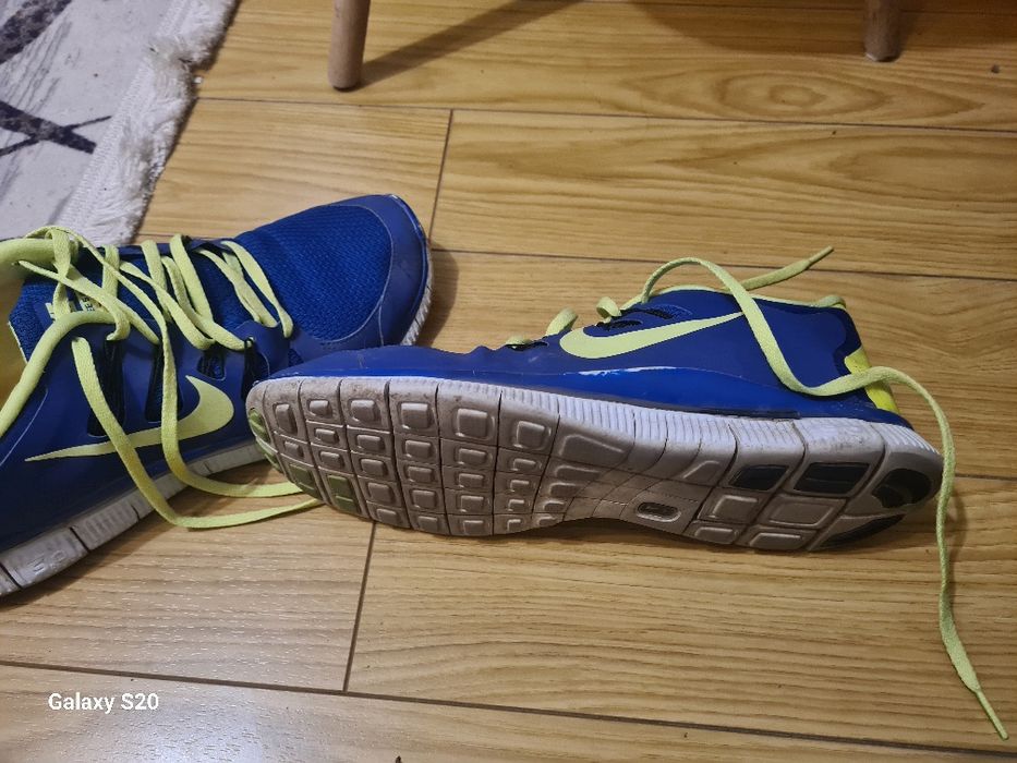 Adidași nike mărimea 44