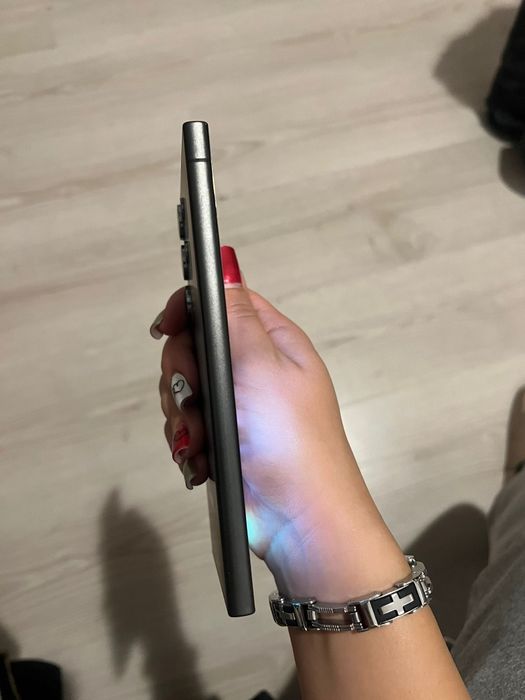 Vând samsung s24 ultra 5g