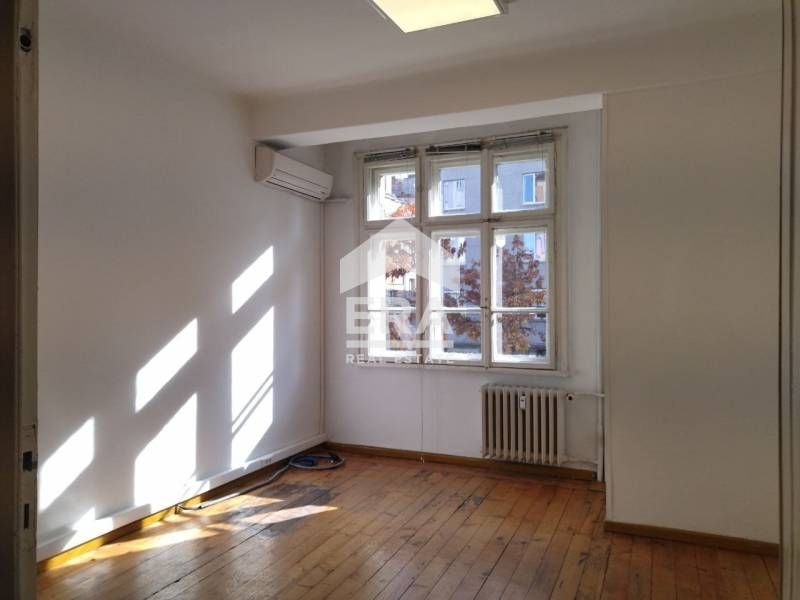 Дава се под наем Офис в София, Център - 100 кв.м за 700 € - Снимка #4