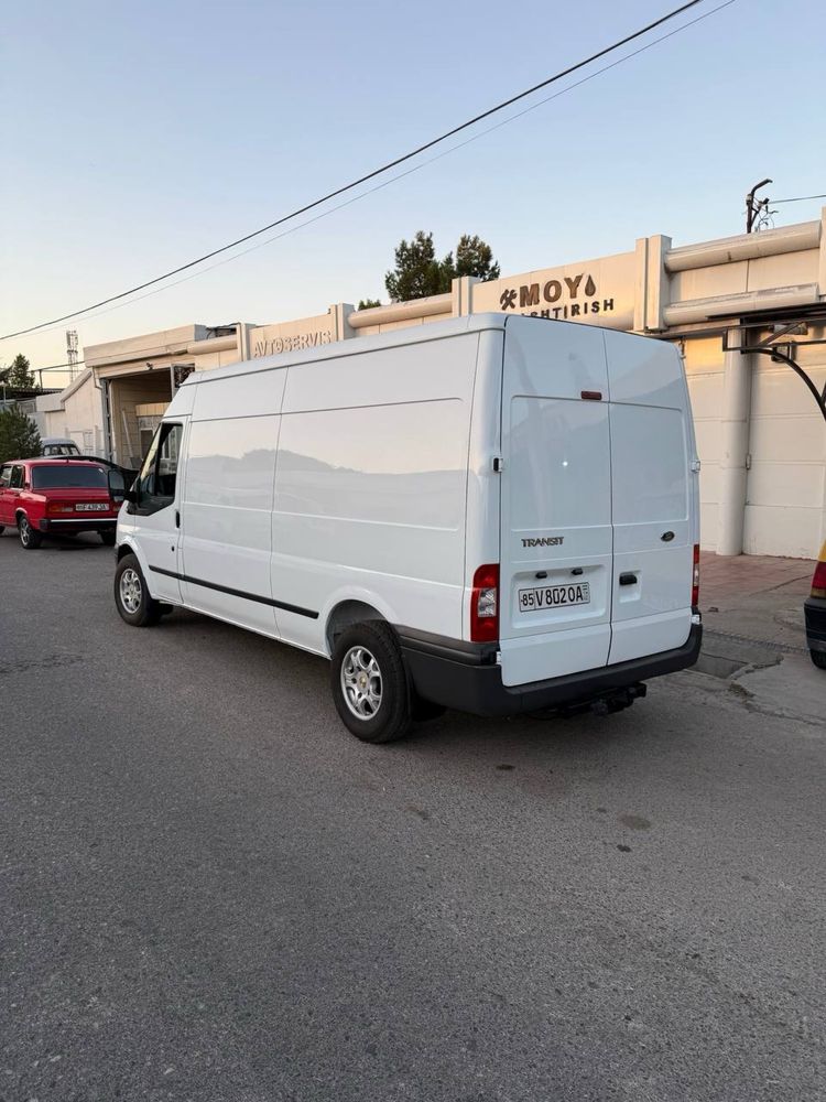 Ford transit 2011