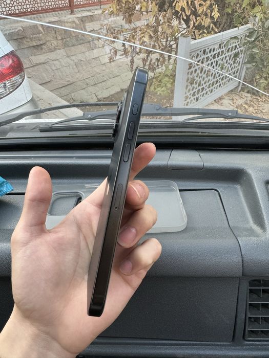 Iphone 16 pro Max black titanium