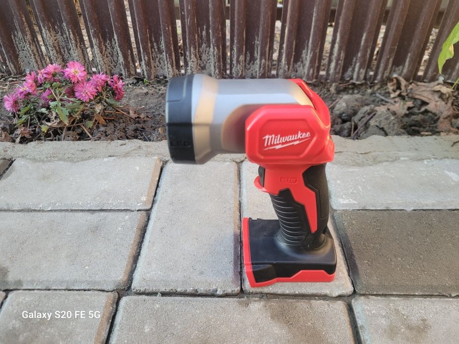 Lanternă Milwaukee nouă