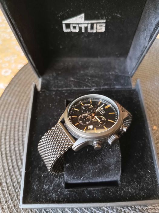Часовник Lotus Chronograph 18700/2