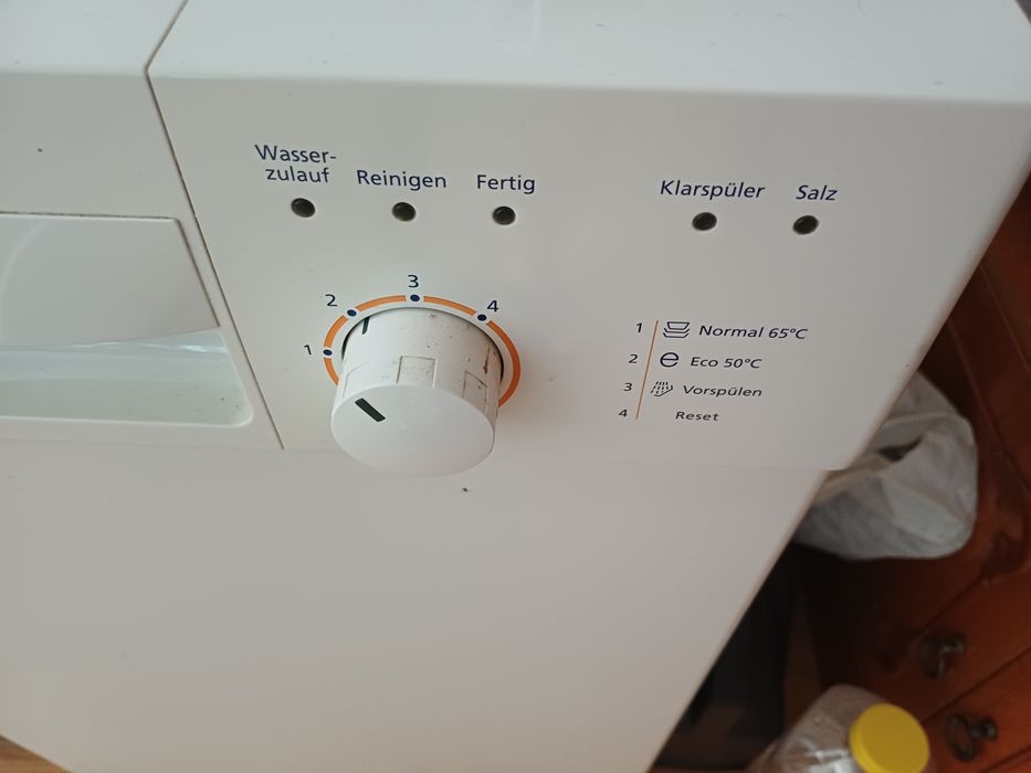 Vînd mașină de spălat vase