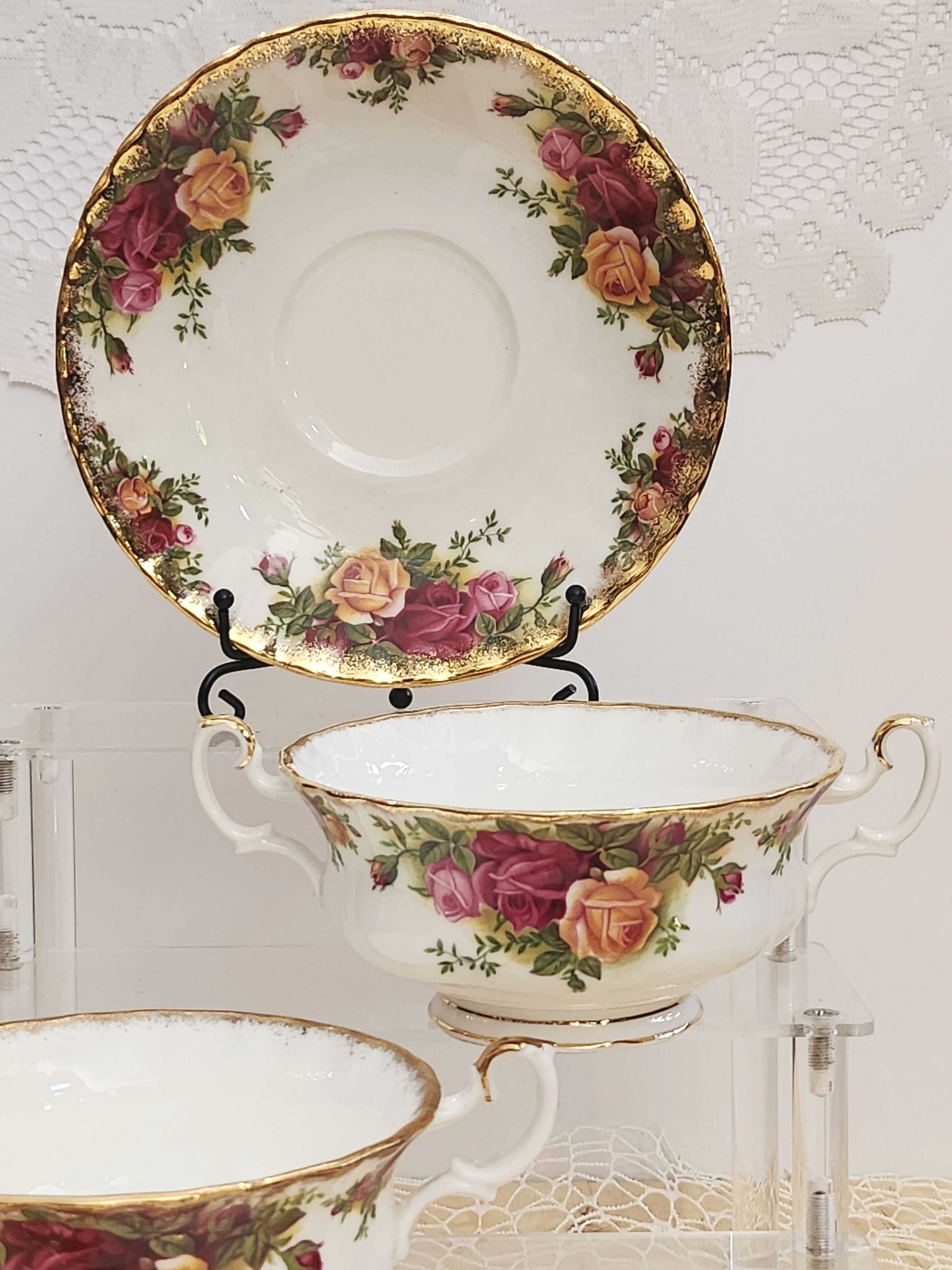Купички с подложни чинии Royal Albert Old Country Roses – 2 броя