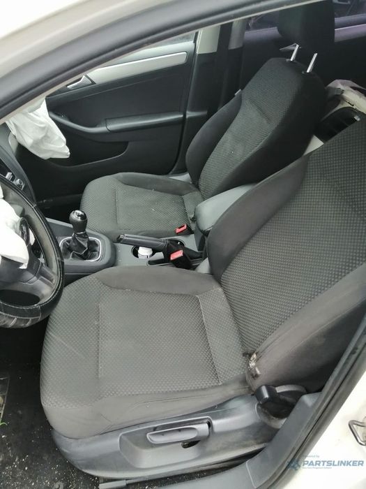 VOLKSWAGEN JETTA IV 162, 163, AV3, AV2 2009 - > 1.6 TDI CAYC 77KW|105HP