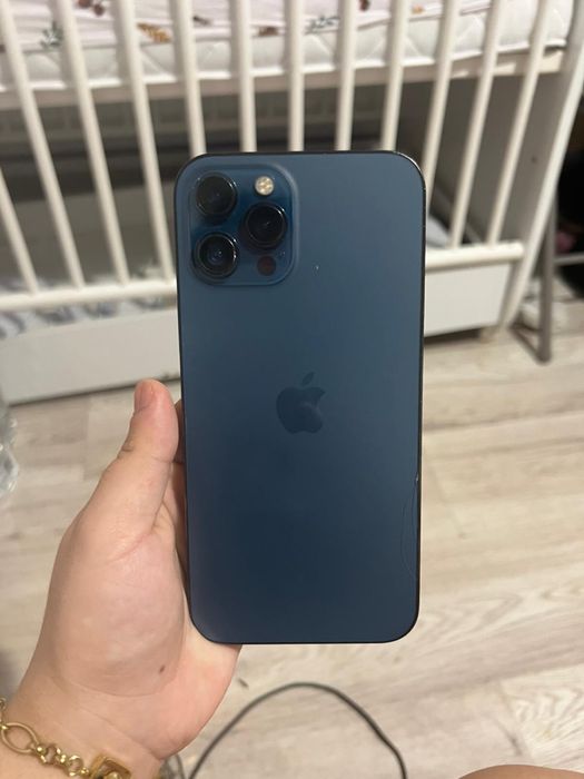 Iphone 12 pro max 87% baterie