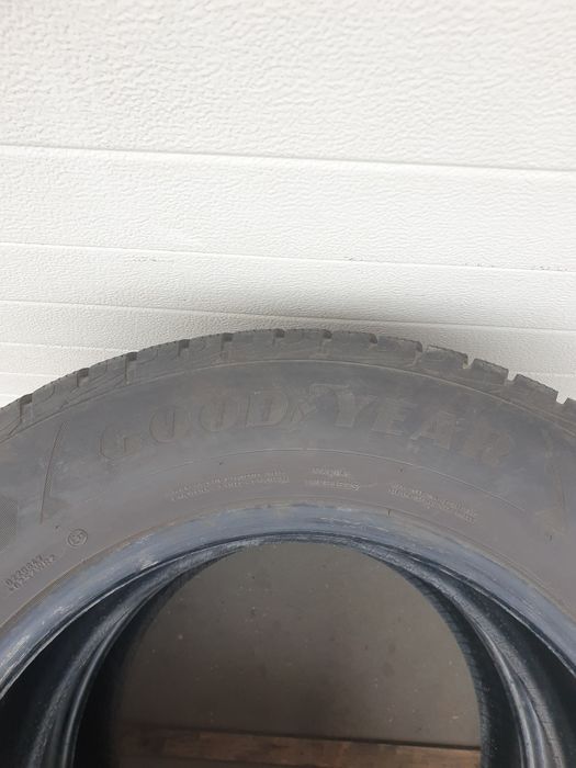Зимни гуми за Джип 2 броя GOODYEAR UltraGrip 265 60 R18 дот 2518