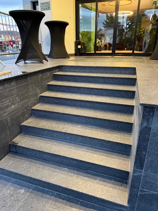 Granit periat pentru scari exterioare