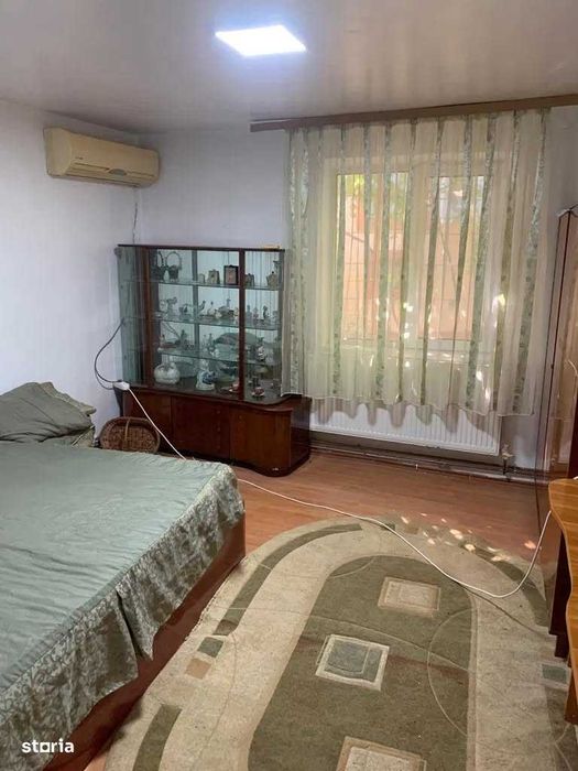 Închiriez cameră pentru elevi ori salariați