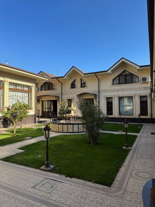 Продается дом 11 комнат, ор-р: ул. Саламатина кафе Сим Сим, 1000 м2