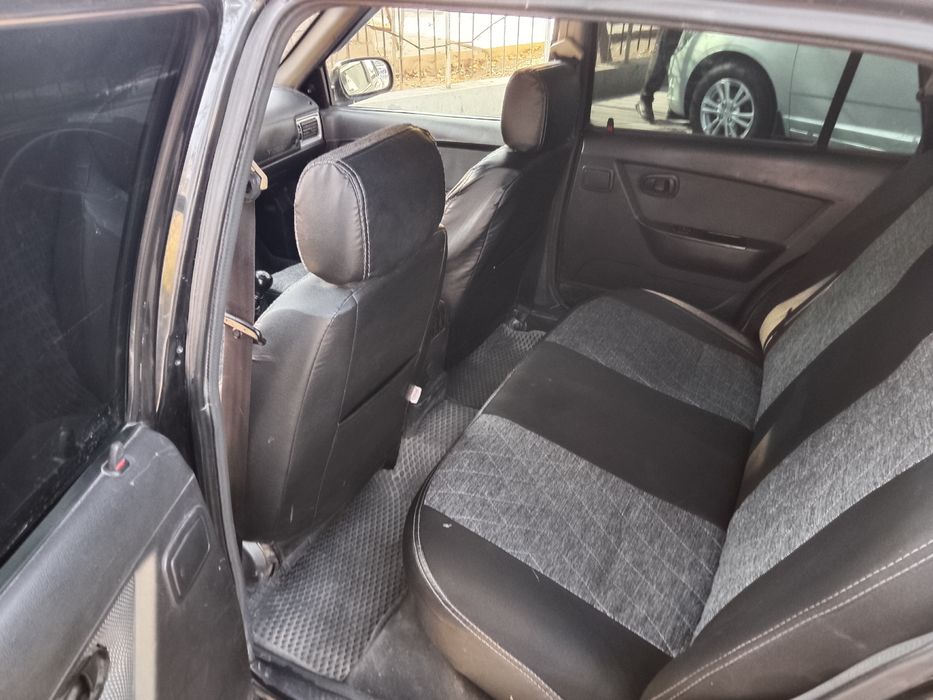 Nexia 2 yurib turgan moshina