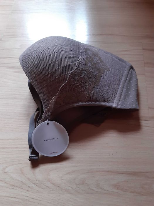 Сутиен Triumph, чисто нов размер- 80D