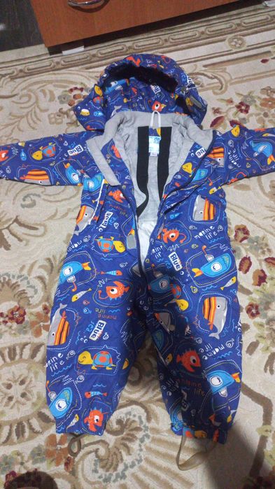 Продам детский комбинезон осенний