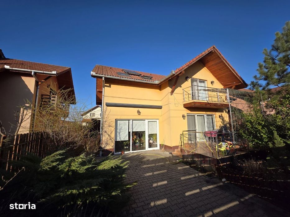 Casa moderna 4 camere curte 500 mp, garaj in Sg de Mures, zona top.