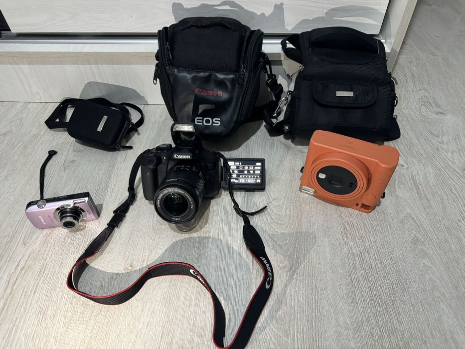 Фотоаппарат canon две штуки и фотоаппарат типа полароид