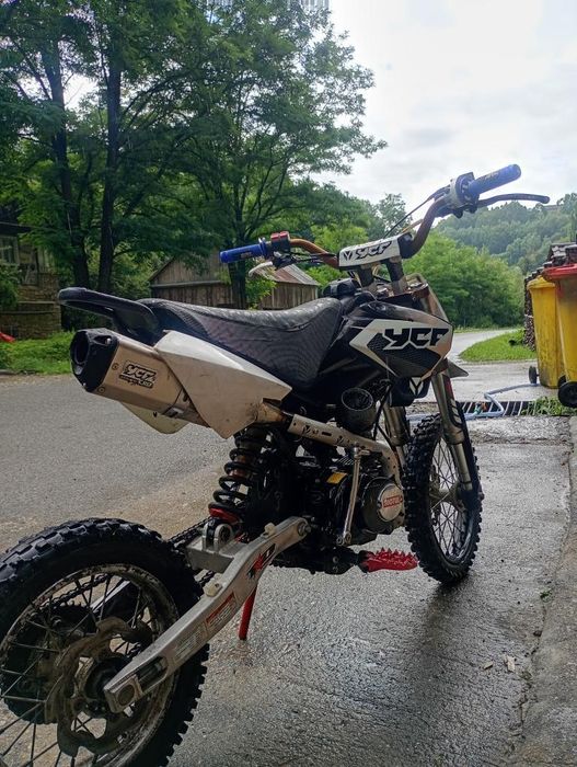 Cross YCF 125cc în stare bună (fără frână spate)

Descriere:
Vând cros