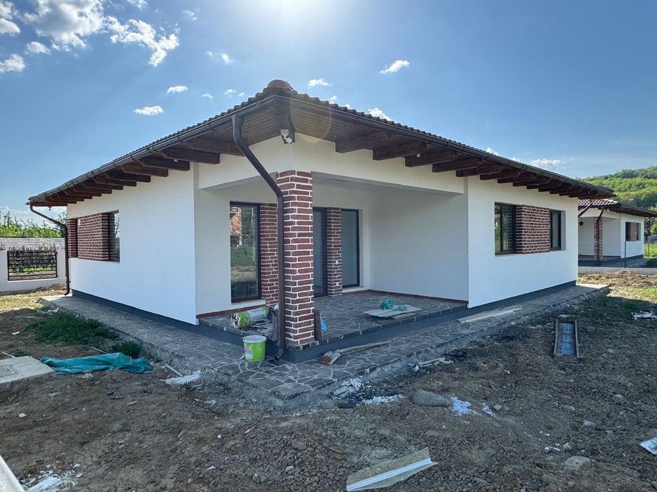 Casă Tăuții Magherăuș!!! 119000€ (120 mpu + terasă+ 520 mp teren)