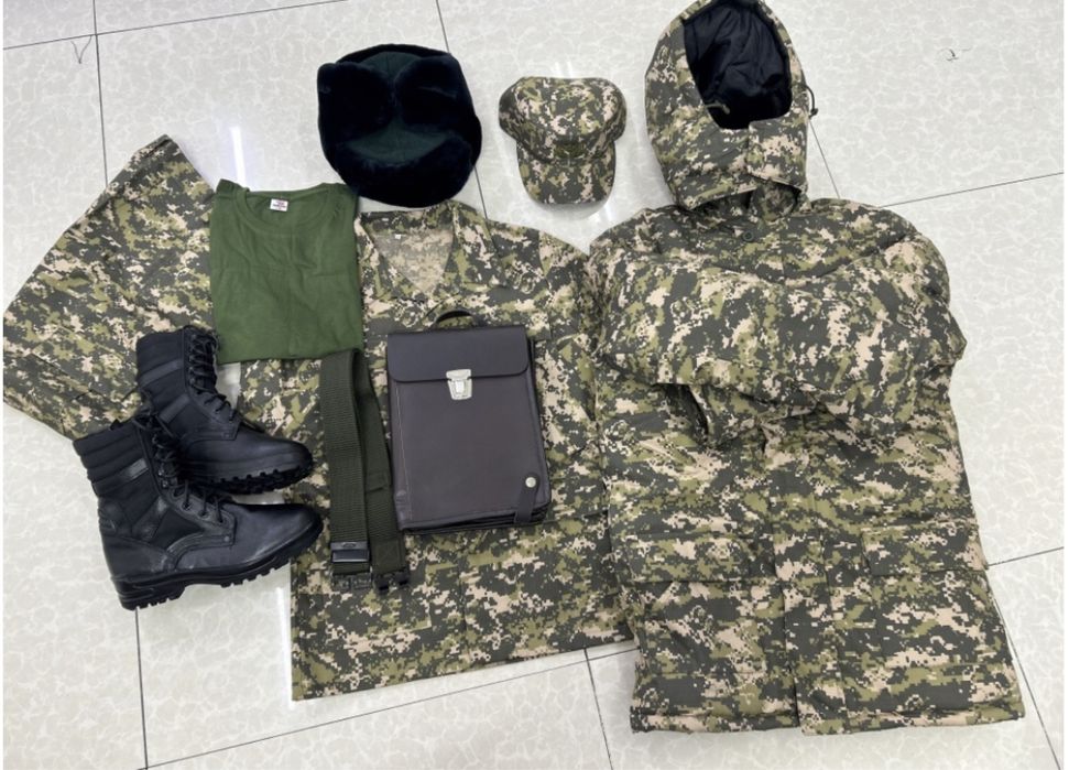 Без берцы, без кепка остальные все есть военный форма кафедра