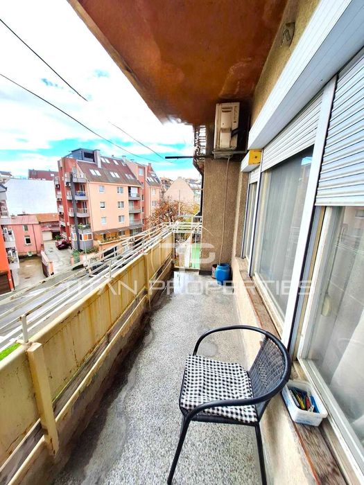 Тристаен апартамент в Центъра