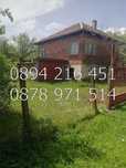 Двуетажна тухлена къща 80м2 с двор 6000м2 - код 16695