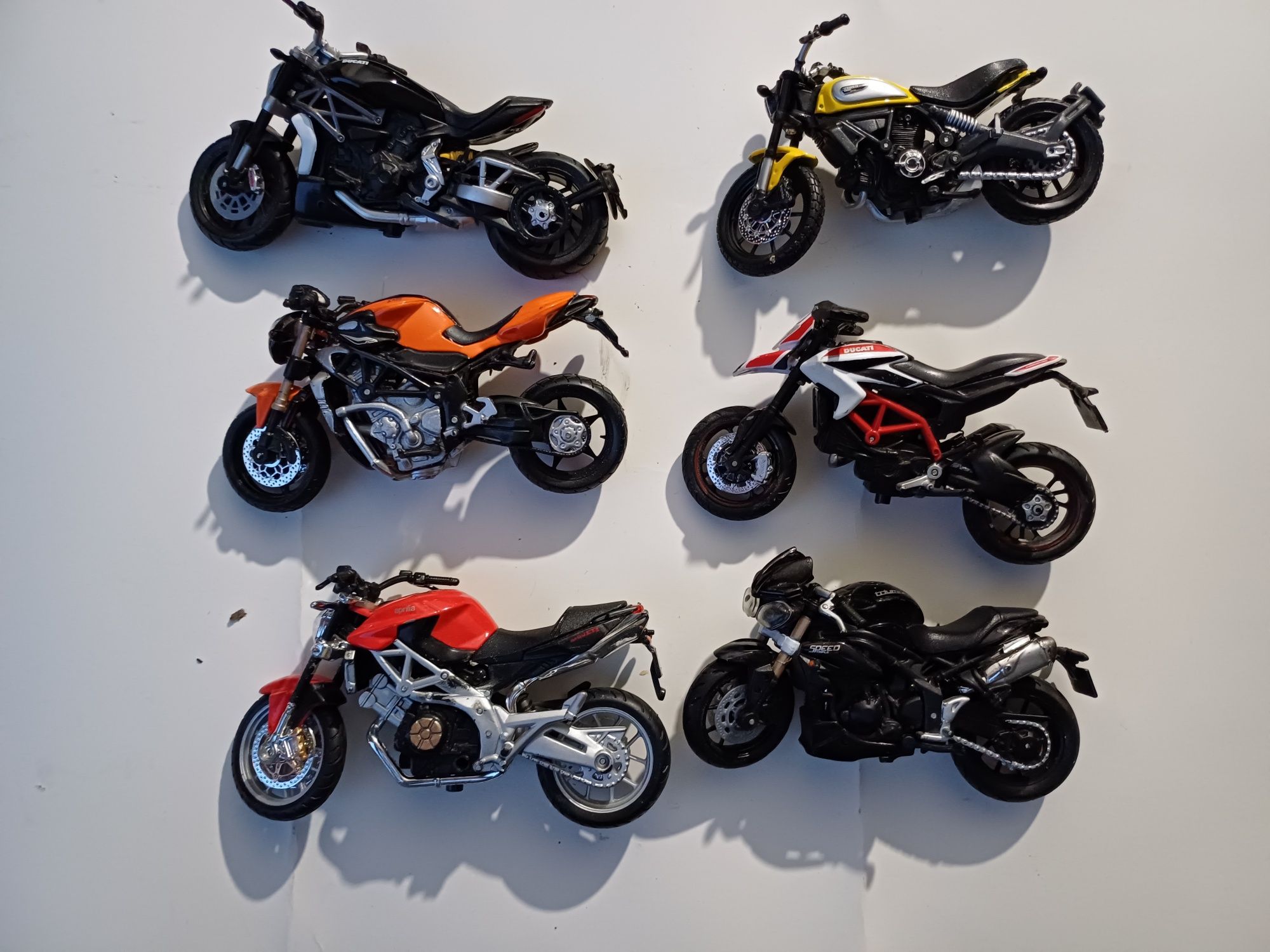 Мотоциклети мотори 1:18