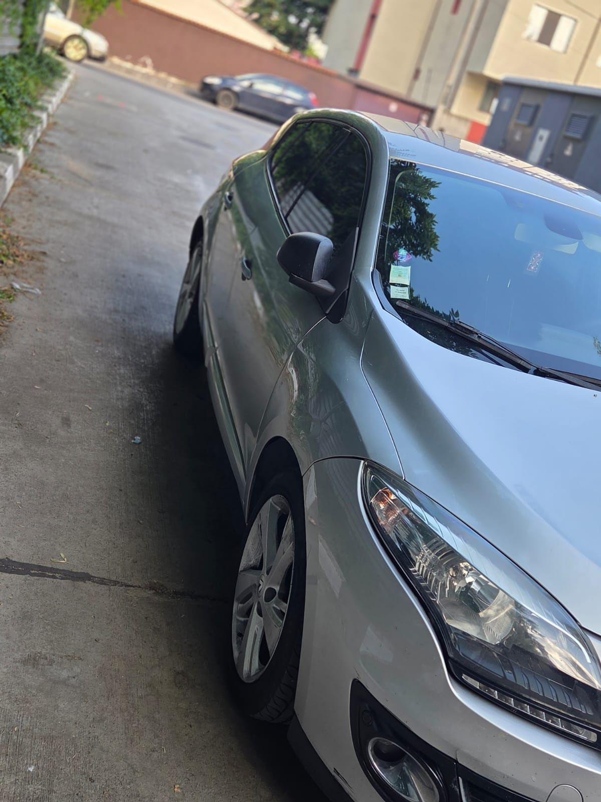 **Vând Renault Megane 3, 1.5 dCi, RAR facut**

Masina are RAR