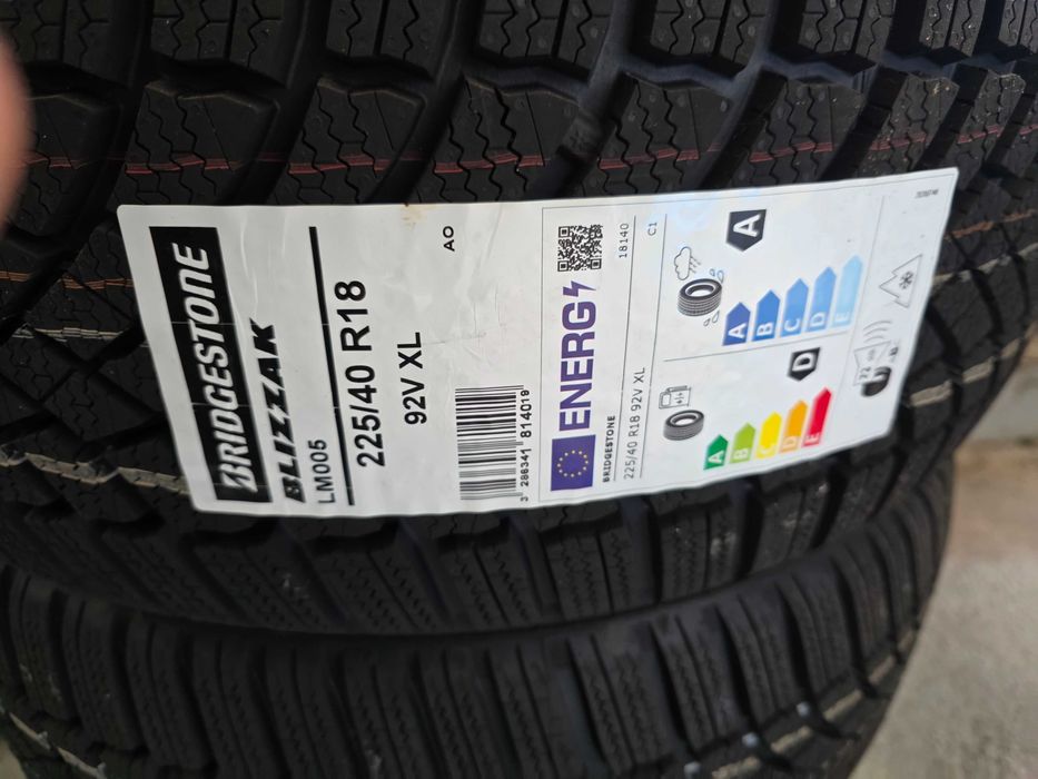225 40 18 Bridgestone Нови зимни Гуми