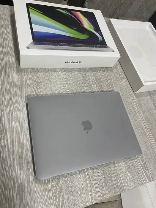 Macbook Pro M2 енгиде