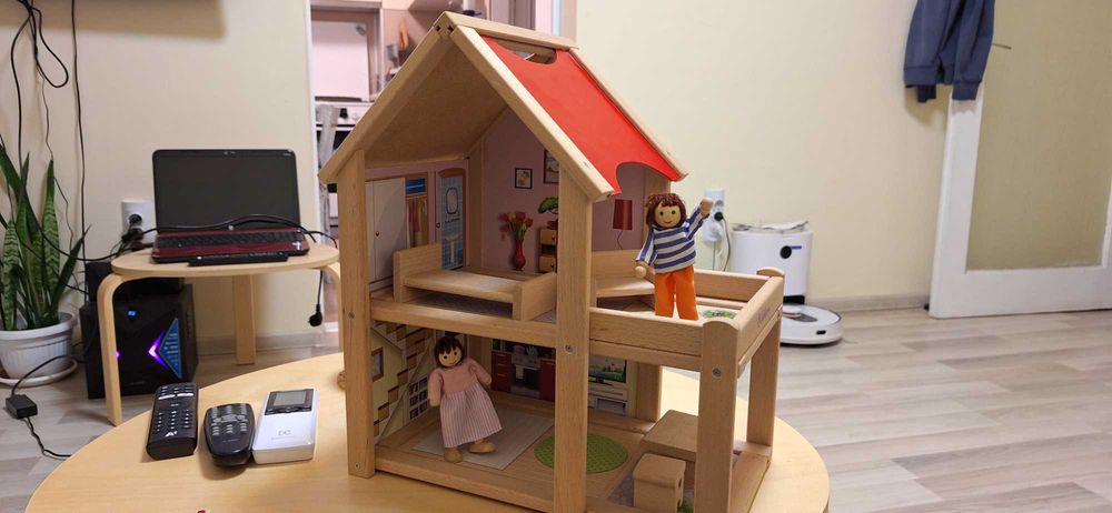 Детска дървена къща за игра