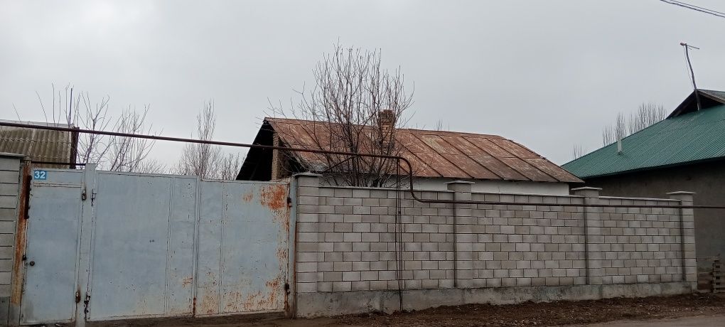 Продается дом участок на юкори Чирчикское районе