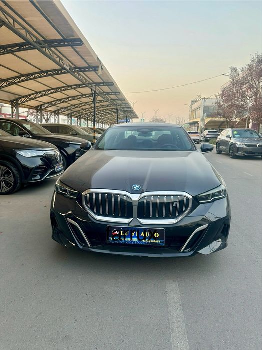 BMW I 5 35 L  2024