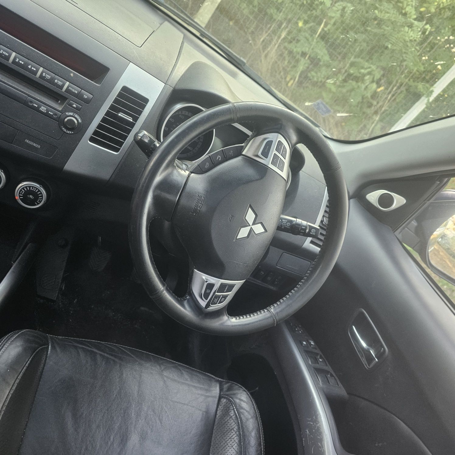 Mitsubishi outlander diamond td на части само .