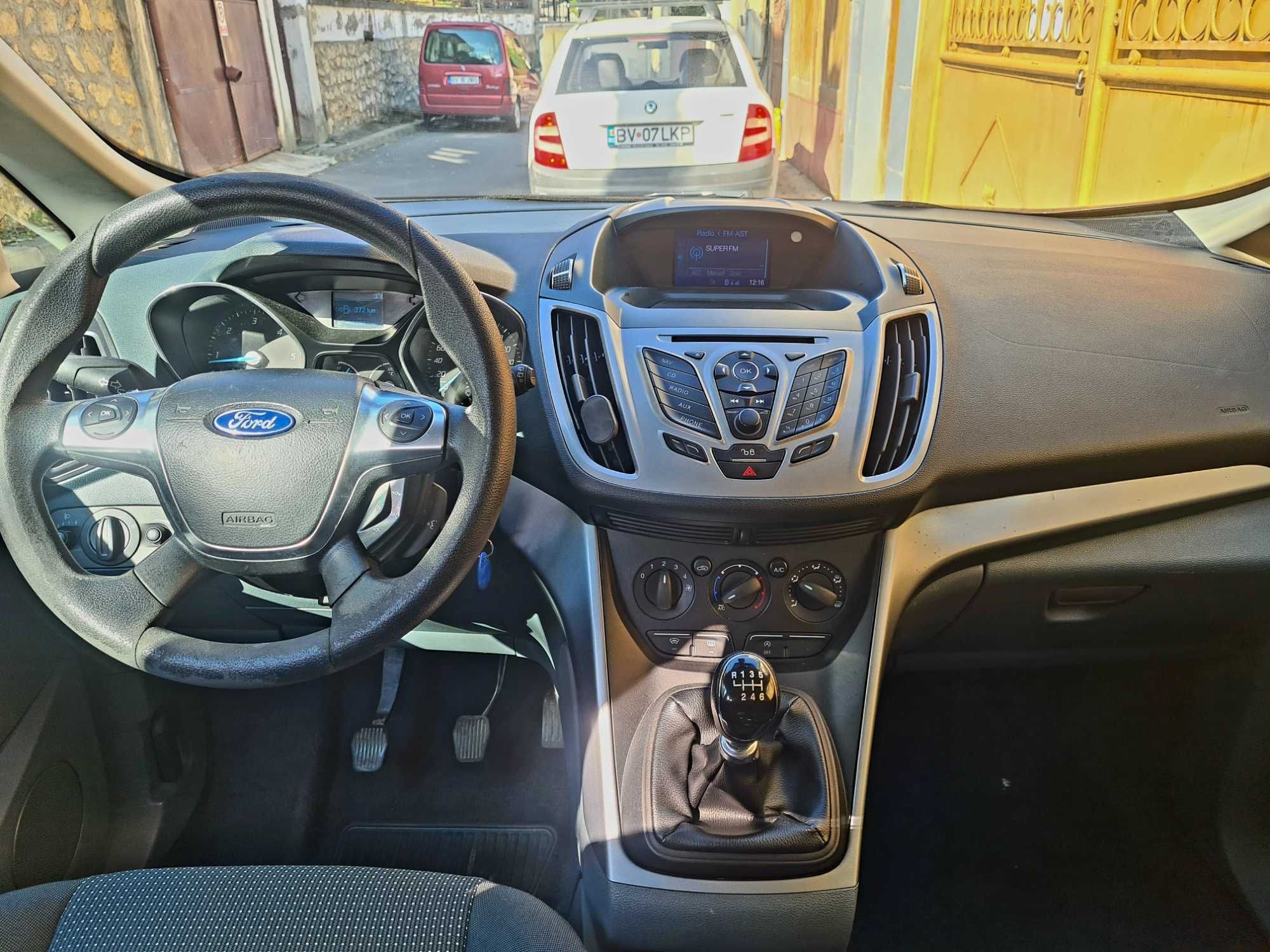 Vand Ford C-Max diesel cu un consum foarte mic