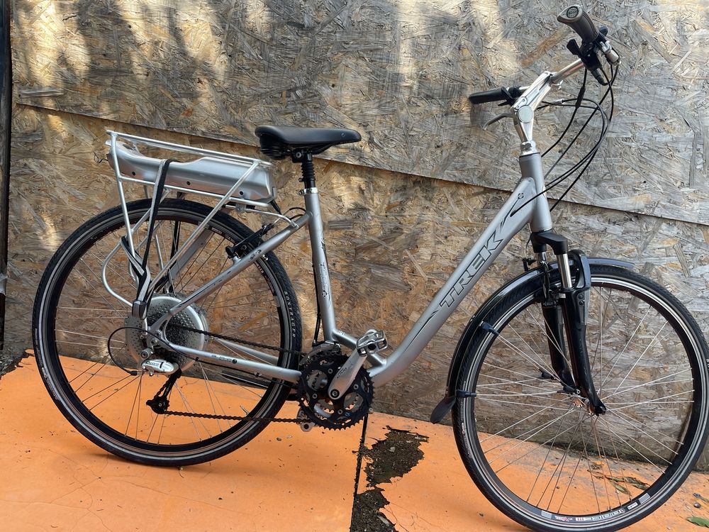 Bicicleta trek  cadru dama roti 28” electrica ca in poze
