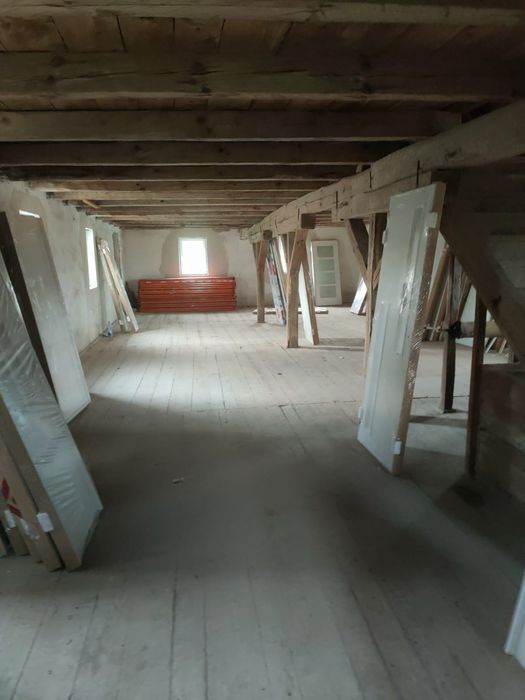 Hala in Romanasi 360 m²