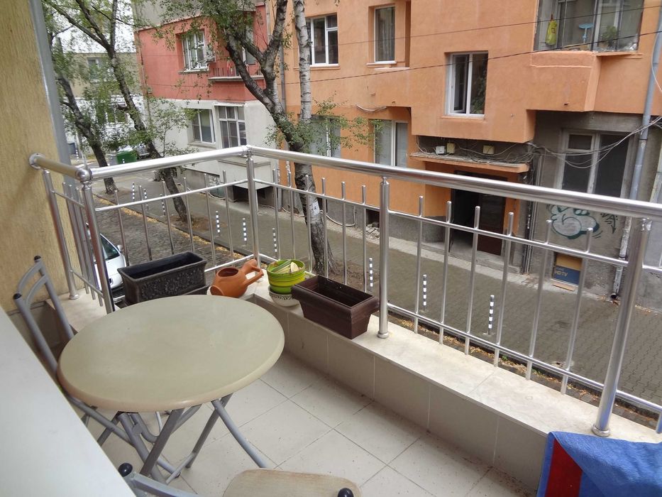 Уютен тристаен апартамент под наем в Яворов