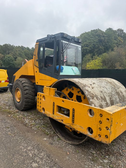 Vând Cilindru compactor Bomag 19 T