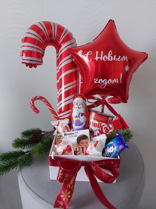 Новогодние подарки,корзинки,киндеры