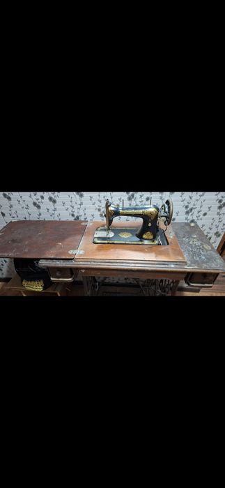 Продаётся швейная машинка