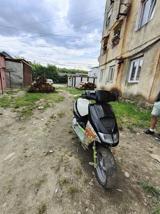 Vând Aprilia SR 50