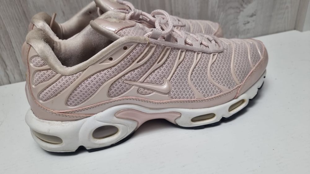 Nike Air Max Plus Barely Rose marime 40.5