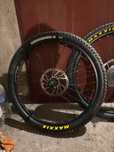 Продавам капли с гуми Maxxis 26 цола