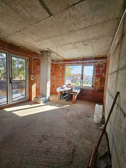 Продава се Двустаен апартамент в Пловдив, Остромила - 63 кв.м за 1270 €/кв.м - Снимка #1