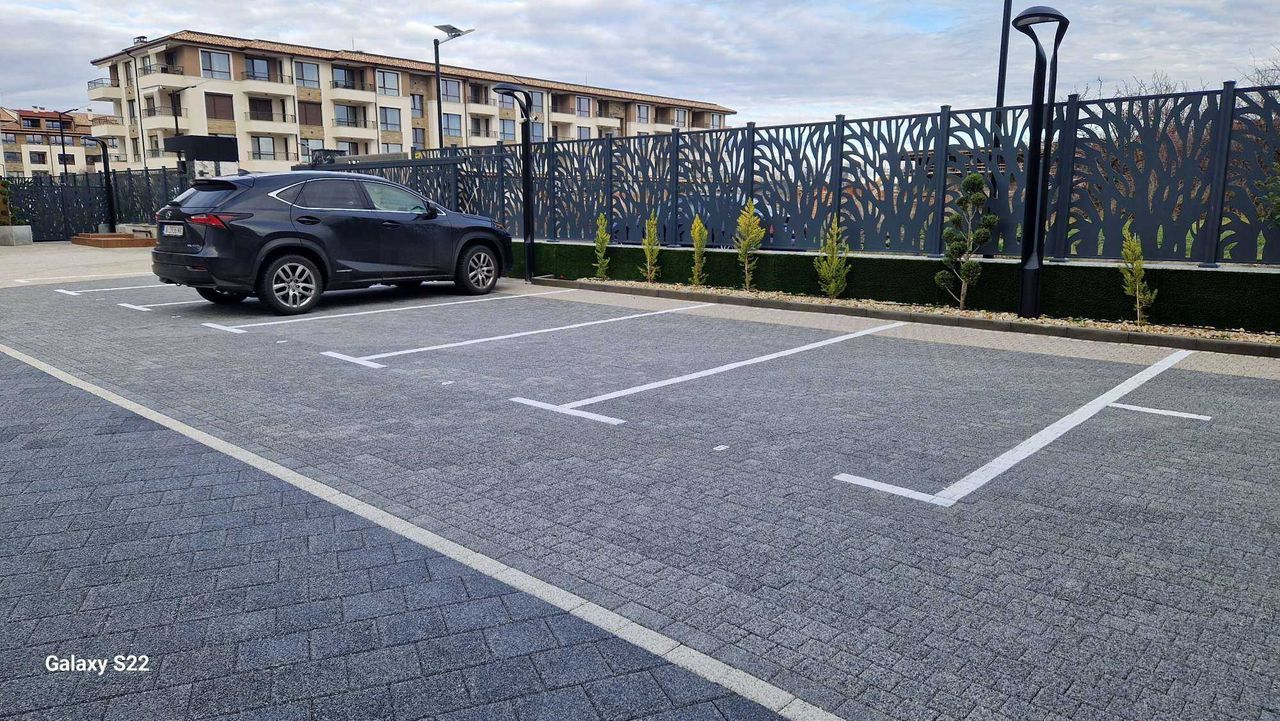 Продава се Тристаен апартамент в Бургас, Сарафово - 128 кв.м за 10 €/кв.м - Снимка #21
