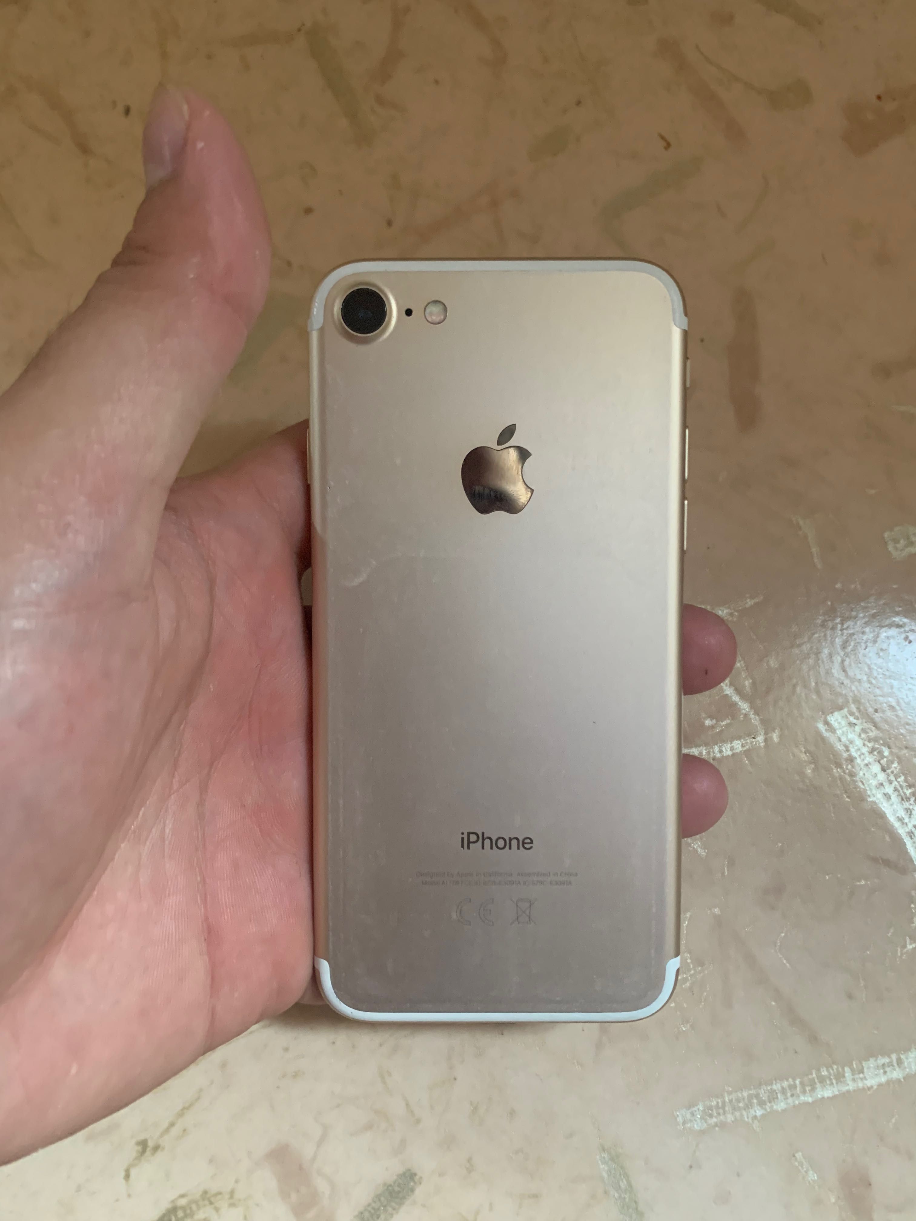 Iphone 7, 32 GB продам