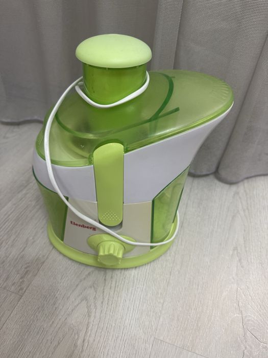 Соковыжималка продам