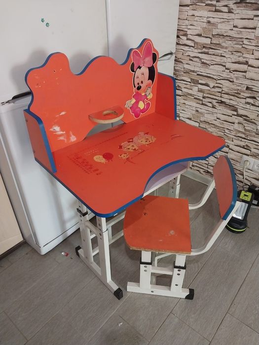 Продам детскую парту
